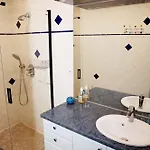 Dans Batisse Traditionnelle De La Et Terrasse Bali Райоль-Канадель-сюр-Мер