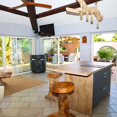 Dans Batisse Traditionnelle De La Et Terrasse Bali Apartment *